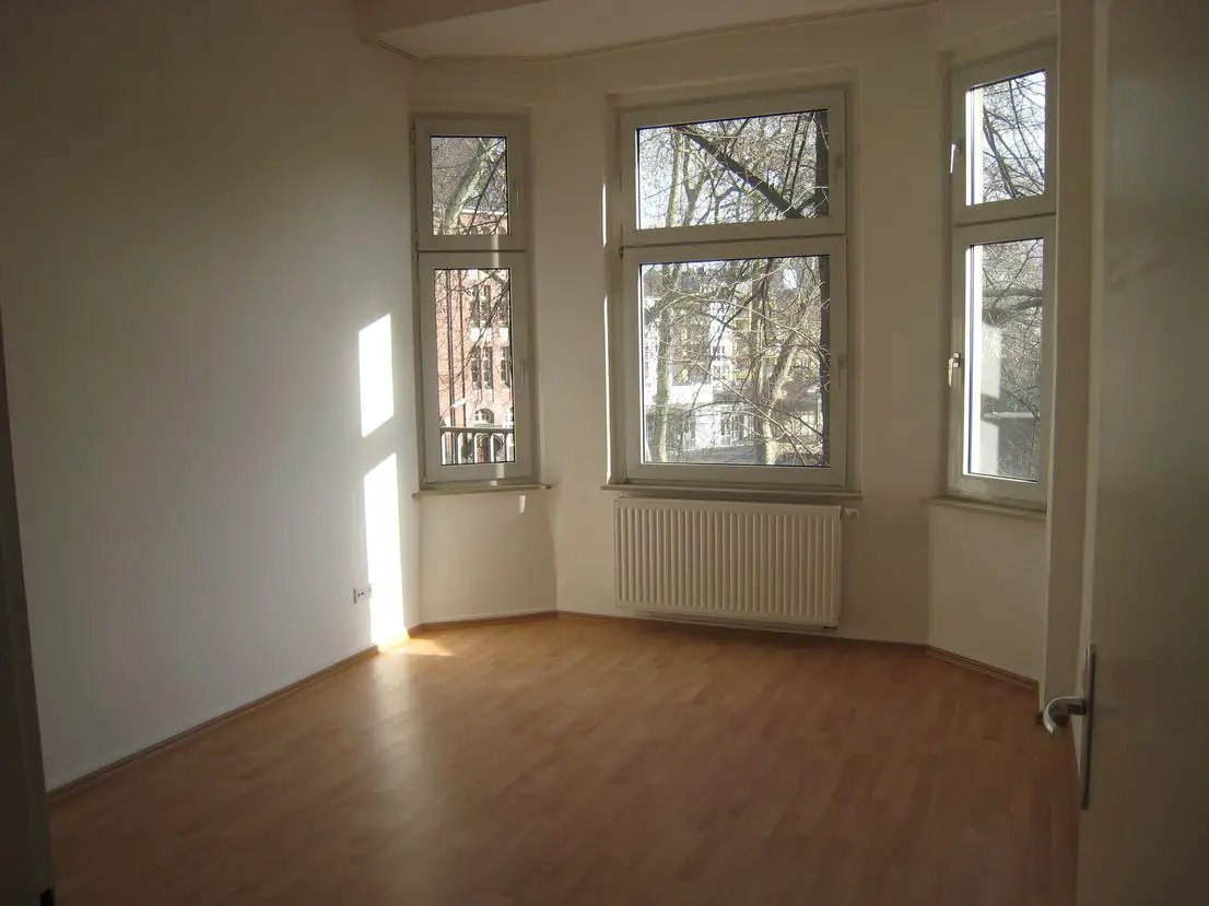 Wohnzimmer -- Schöne-Top-renovierte Wohnung in Düsseldorf-Flingern-Nord, 3Zimmer, Wohnküche, Bad, Gäste-WC, Diele