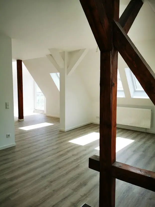 Wohnzimmer -- Wohnen im Szeneviertel - Geräumige 3-Raum-Wohnung mit Esskücke & Balkon !! NEU SANIERT !!