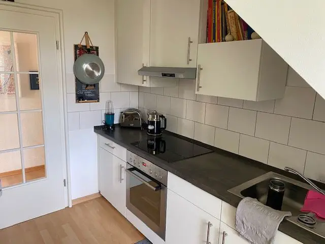 Küche -- Hausverwaltung Angermair! 2 Zimmer Wohnung mit großem Balkon in Oberding