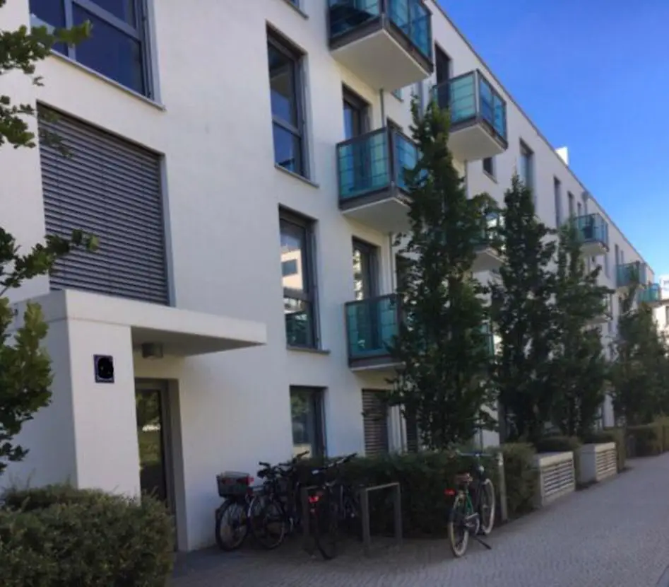 Außenansicht -- Neuwertige 3-Zimmer-Wohnung mit Garten und EBK in Sendling