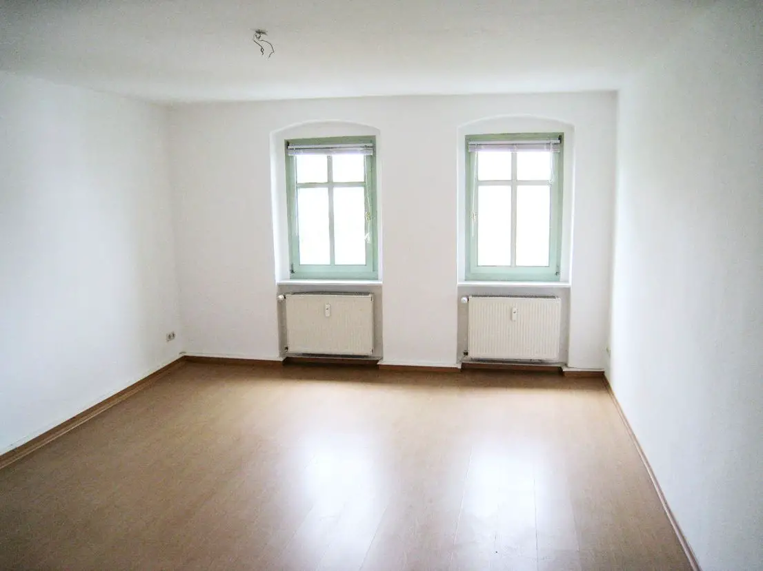 Wohnzimmer 1 -- 3-Zimmer-Wohnung im 3.OG (WG-geeignet) mit EBK in Uni-Nähe in zentraler Innenstadtlage ab 01.06.