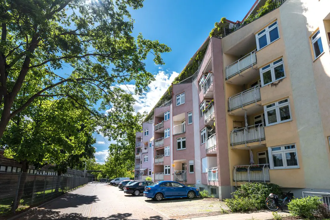 Blick auf das Objekt -- RESERVIERT-Eigennutzer aufgepasst - helle Maisonettewohnung mit Blick ins Grüne in Potsdam-Waldstadt