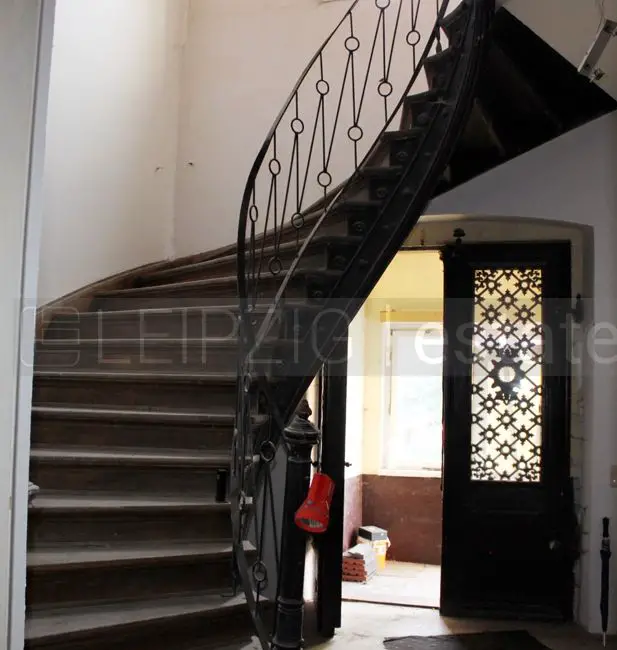 Treppenhaus Untergeschoss -- denkmalgeschützte, vielseitig nutzbare, teilsanierte Immobilie, sucht neuen Eigentümer