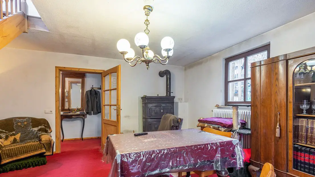 1 OG Wohnzimmer  -- Großzügiges Dreifamilienhaus in ruhiger, familienfreundlicher Lage in NW-Hambach 