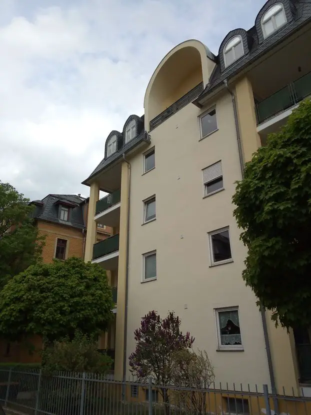 Hausansicht -- Nachmieter für 1,5-Zimmer-Wohnung in Löbtau-Süd