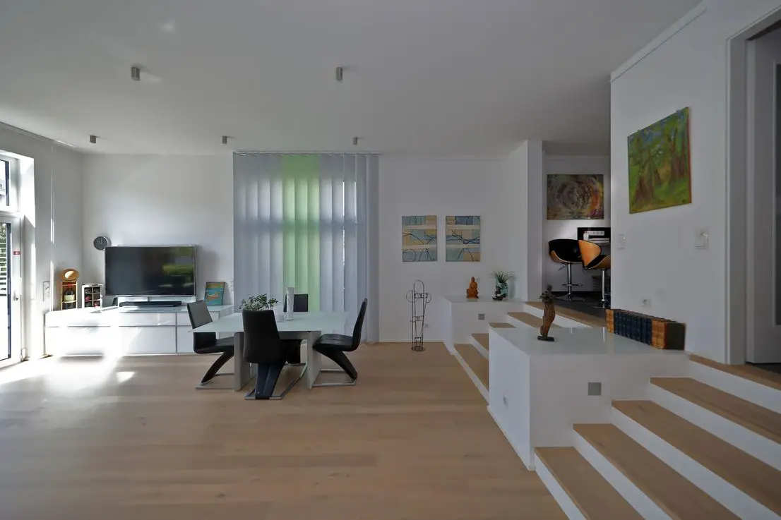Wohn-/Essbereich -- Zuhause in der Grünen Mitte! Exklusives Stadthaus mit luftigem Raumgefühl aus 2014