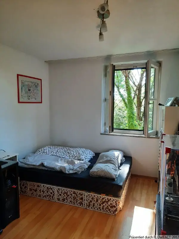 Schlafzimmer -- Hübsche 2 ZKB-Wohnung im Domviertel von Augsburg