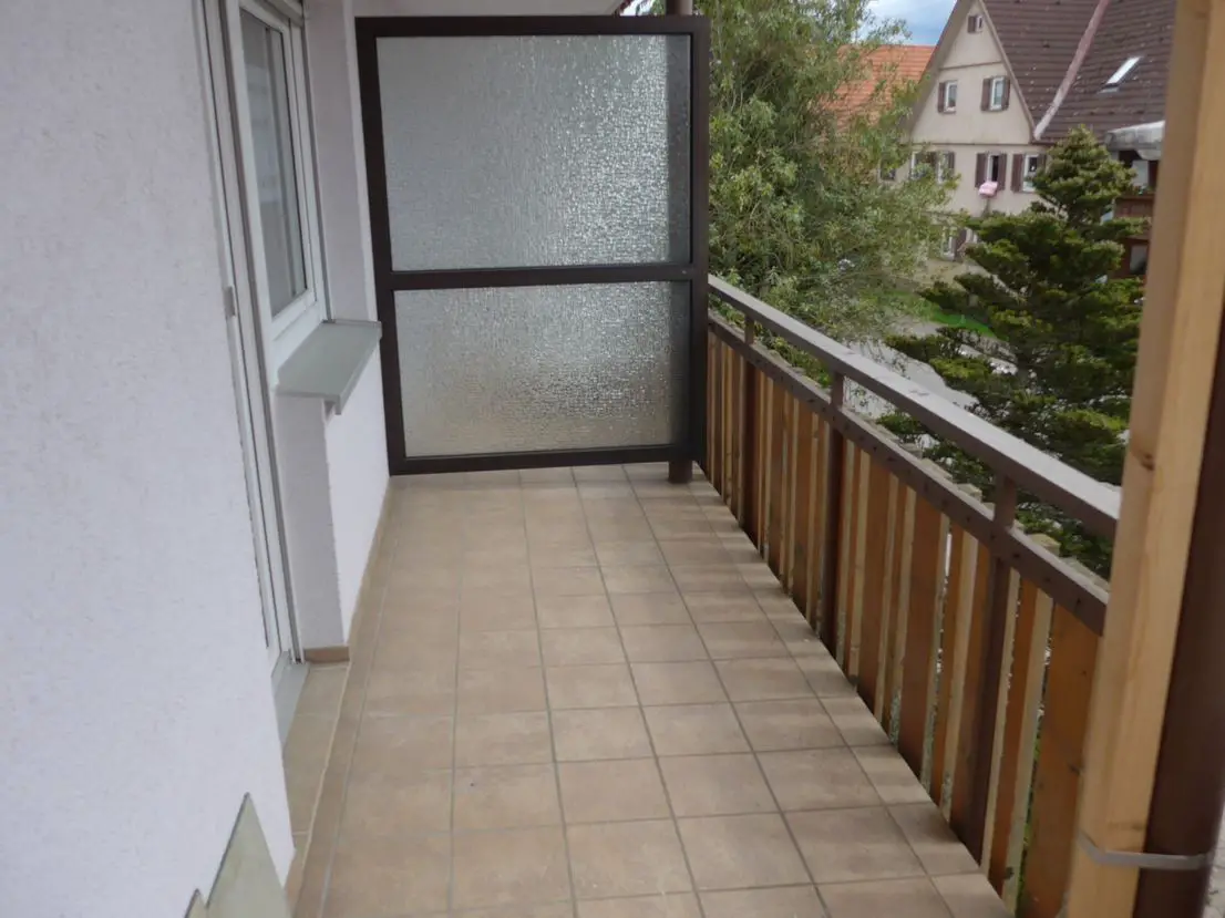 Balkon Südseite -- Helle 4 Zi-Wohnung 93 m² 2016 neu renoviert 2 OG, ab. 01.08. zu vermieten