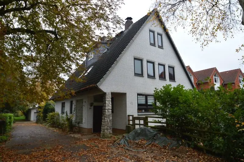 17 -- Schönes Mehrfamilienhaus mit vier Zimmern in Geestemünde, Bremerhaven