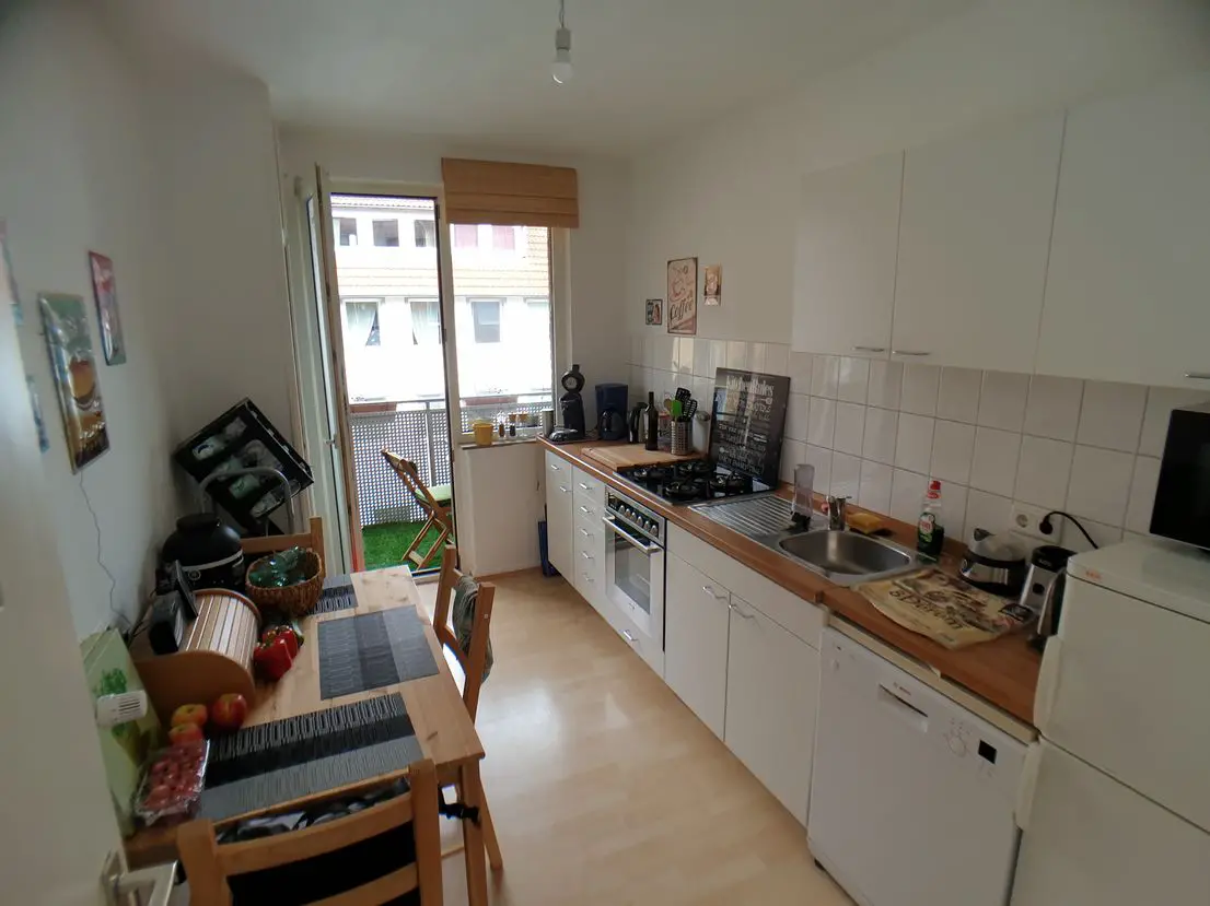 Küche -- Innenstadtnahe, ruhige, gepflegte 2-Zimmerwohnung mit Balkon im Josefsviertel