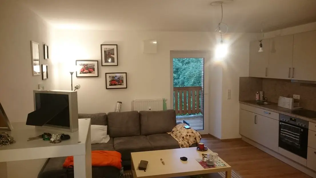 DSC_0001 -- Neuwertige 2-Zimmer-Wohnung mit Balkon und EBK in Amberg