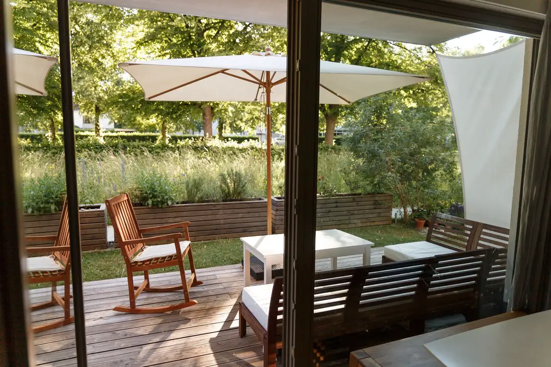 Terrasse mit Ausblick -- Idyllische & neuwertige Gartenwohnung, 3-Zimmer, in Top-Lage (direkt am Kulturviertel Haidhausen)
