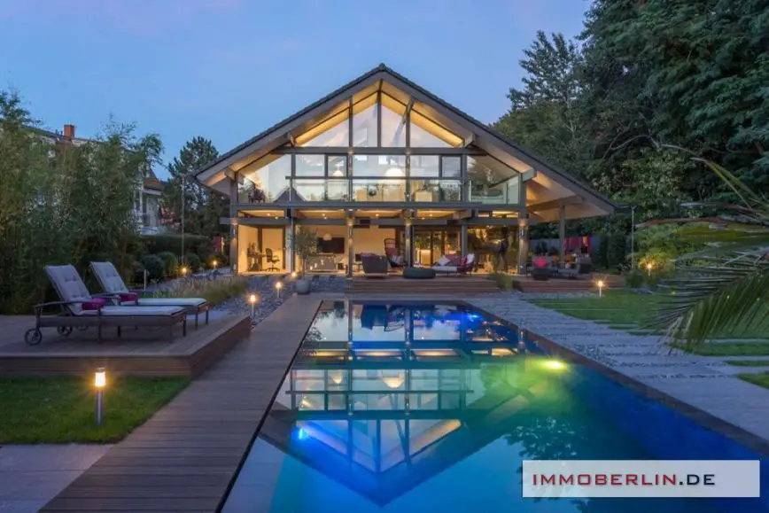 02 -- IMMOBERLIN: Luxuriöses Haus mit exquisitem Ambiente & Traumgarten in Toplage