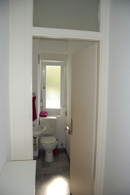 Toilette -- Schöne 2,5 - 3 Zimmer Wohnung in toller Lage Haidhausen / Bogenhausen