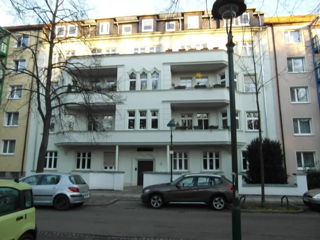 SAM_0204 -- Erschwingliche Wohnung inmitten des grünen Andréparks mit vier Zimmern in Chemnitz