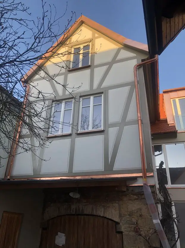 IMG_5601 -- Erstbezug nach Sanierung mit Einbauküche und Balkon: attraktive 5-Zimmer-Wohnung in Thüngersheim