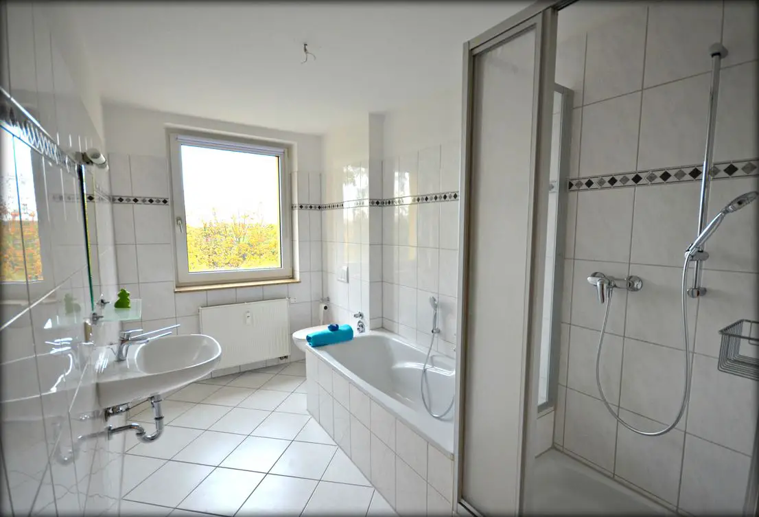 Badezimmer -- 2-Zimmer-Wohnung mit Balkon in Uninähe! WG-Geeignet