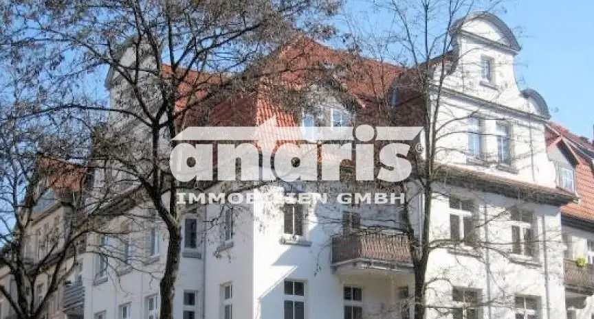Hausansicht -- antaris Immobilien GmbH ** Traumwohnung mit Parkettboden in toller Lage! **