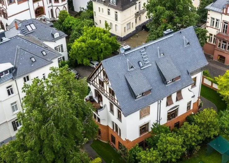 Luftbild Villa in Top Lage -- Ihr neues Märchenschloss in Wiesbadener Bestlage