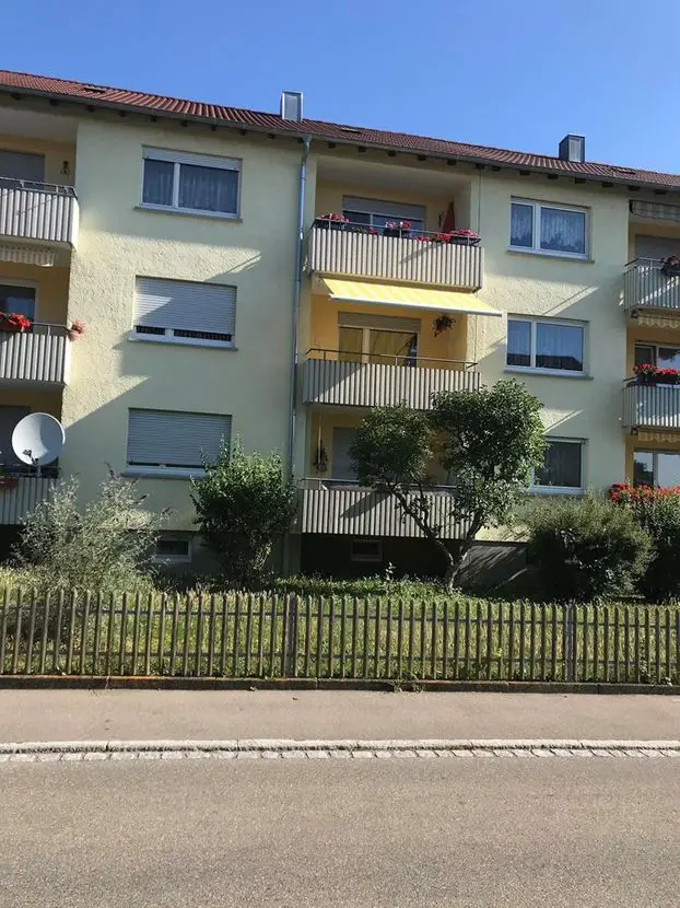 Bilder Wohnung -- Geschmackvolle 2-Raum-Wohnung mit Balkon und Einbauküche in Holzgerlingen
