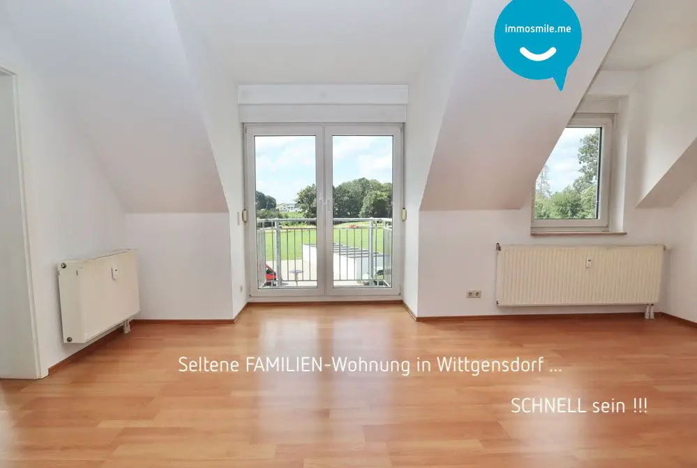 1461_Wohnzimmer -- 4-Raum Wohnung in Chemnitz • Balkon • Tageslichtbad • Wanne • Wittgensdorf • jetzt anrufen