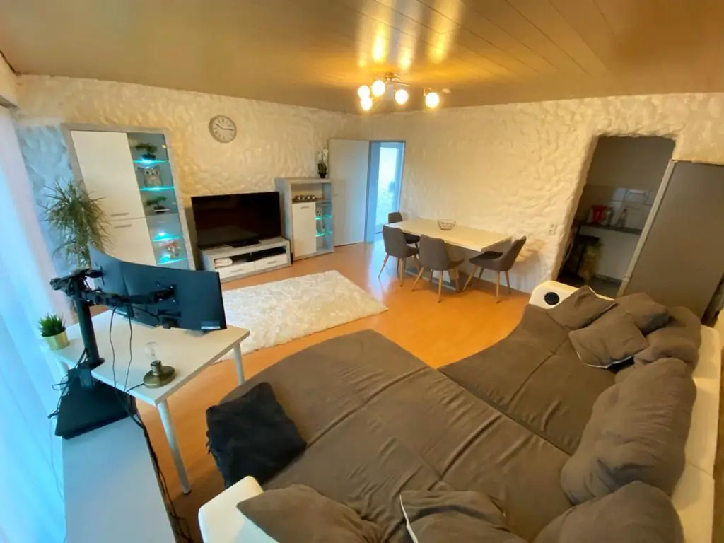 Wohnzimmer -- Geräumige 2-Zimmer-Wohnung mit Terrasse optimal geeignet für einen Einzelhaushalt
