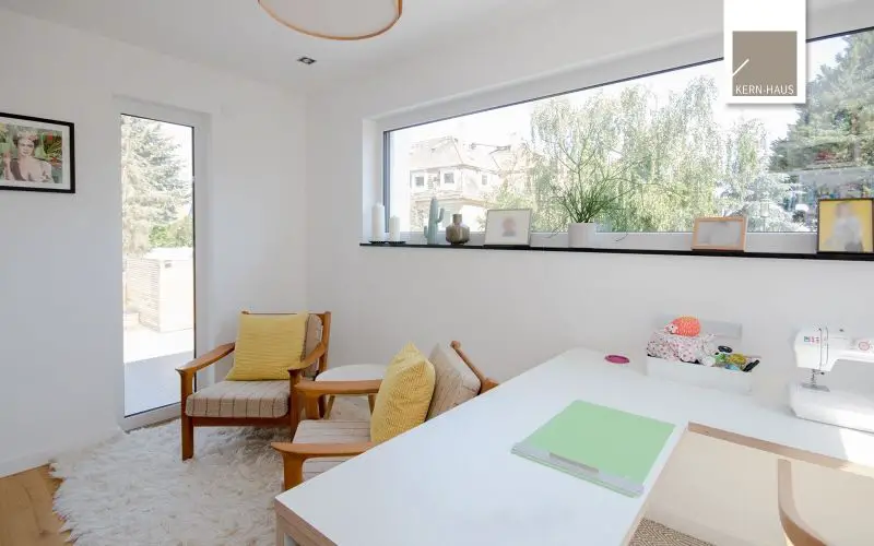 Beispiel Home-Office -- Großzügigkeit auf zwei Etagen! Über 600m² in Coswig-Kötitz, ruhig und grün