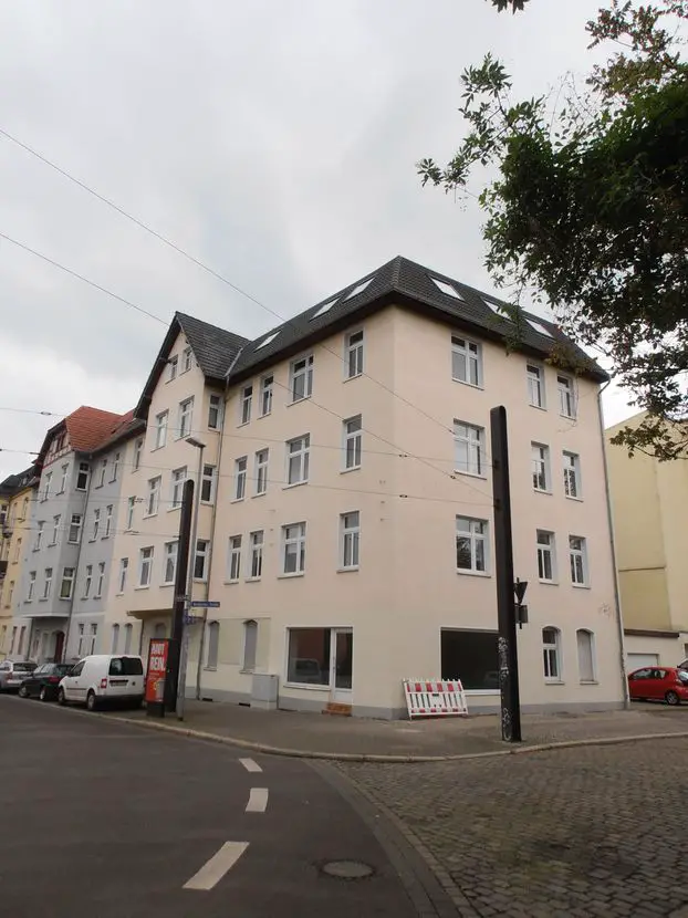 Ansicht Vorder-/Seitenhaus -- WG-geeignete 2-Raum-Wohnung mit kleinem Balkon in Uninähe sucht nette Mieter