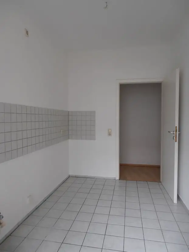 Küche -- WG-geeignete 2-Raum-Wohnung mit kleinem Balkon in Uninähe sucht nette Mieter