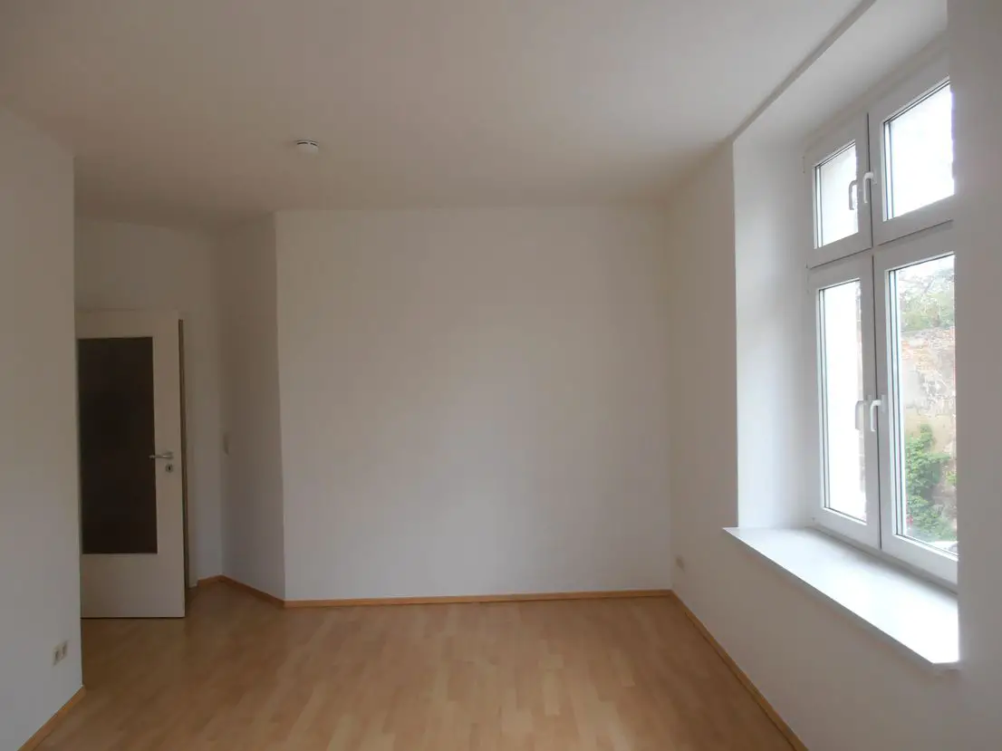 Wohnzimmer -- WG-geeignete 2-Raum-Wohnung mit kleinem Balkon in Uninähe sucht nette Mieter