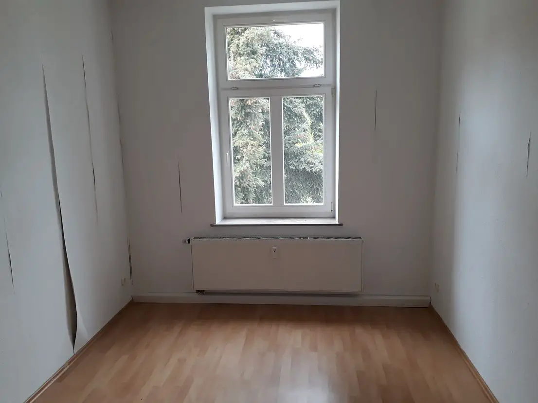 20200430_144003 -- Preiswerte, gepflegte 4-Zimmer-Wohnung zur Miete in Freiberg