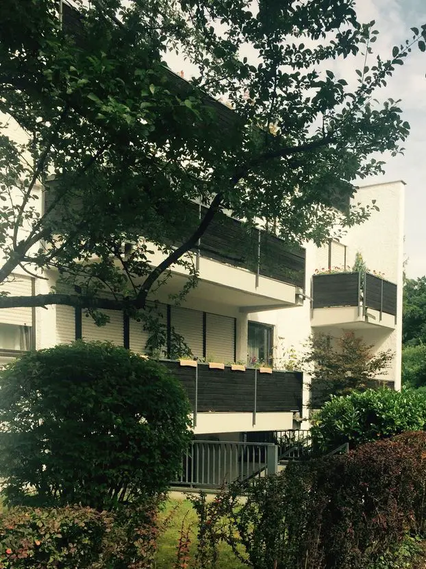 Außenansicht 2 -- Beste Lage Solln/Prinz-Ludwigs-Höhe: 3-Zi. Wohnung mit großem Süd-West Balkon