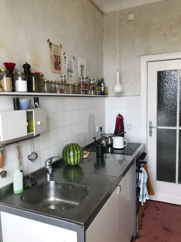Küche -- Helle, möblierte 2-Zimmer-Wohnung in Friedrichshain/Mitte befristet auf 6-12 Monate