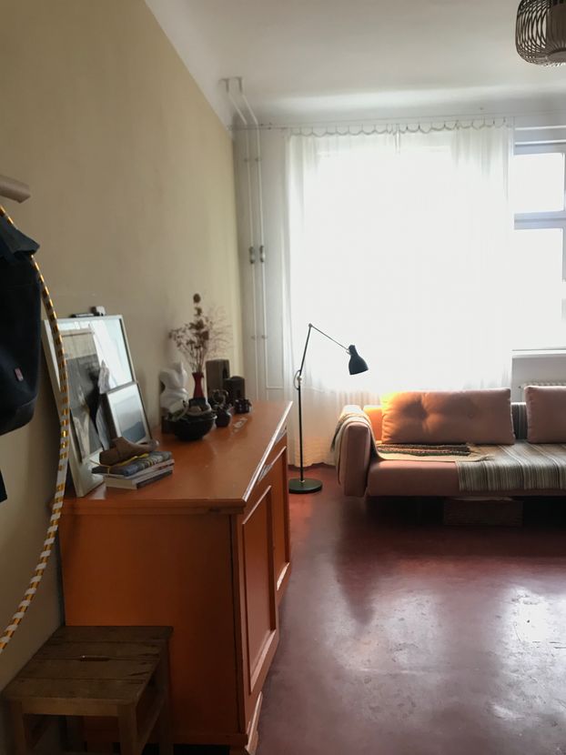 Schlafzimmer -- Helle, möblierte 2-Zimmer-Wohnung in Friedrichshain/Mitte befristet auf 6-12 Monate