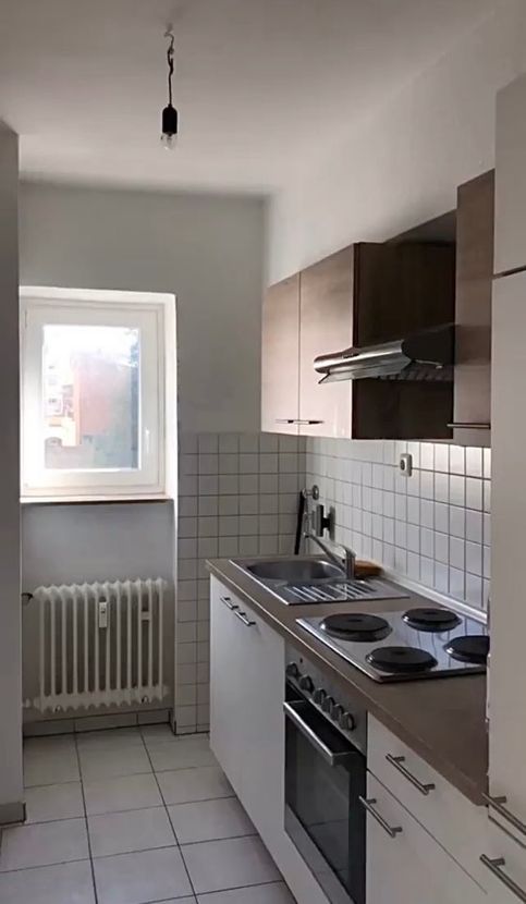 555 -- Stilvolle 2-Zimmer-Wohnung mit Einbauküche in Kassel