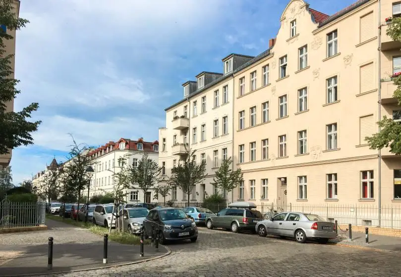 Hausansicht -- NEU - Über den Dächern von Babelsberg