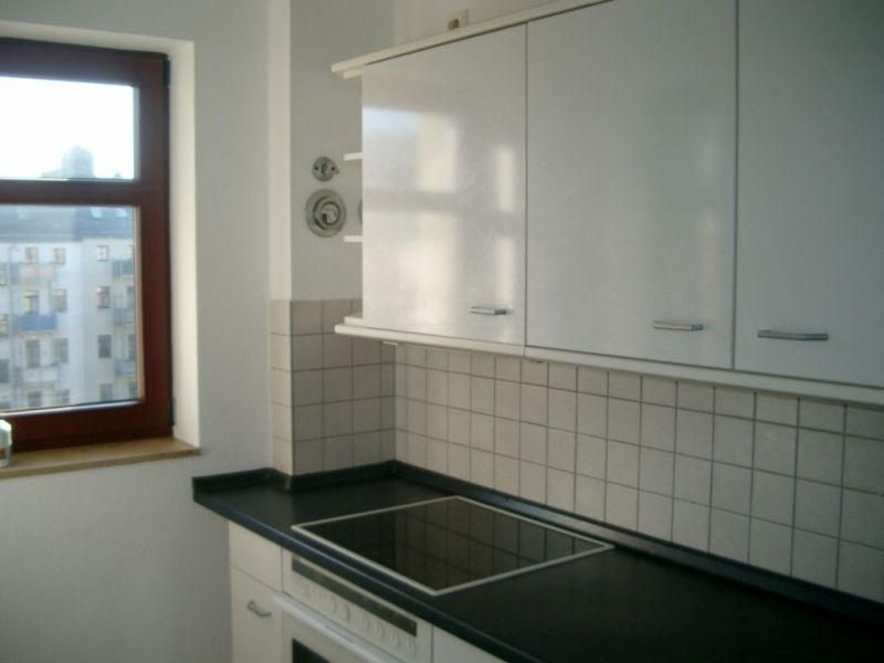 Einbauküche -- 2 Raum Wohnung mit Einbauküche und großem Balkon suchen neue Nutzer