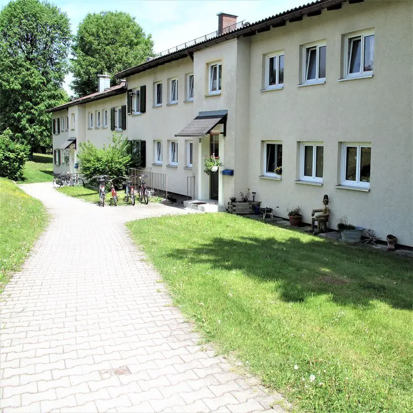 Außenansicht -- Direkt vom Eigentümer: Ruhige Wohnung mit Balkon und Terrasse mit Garten in Murnau am Staffelsee