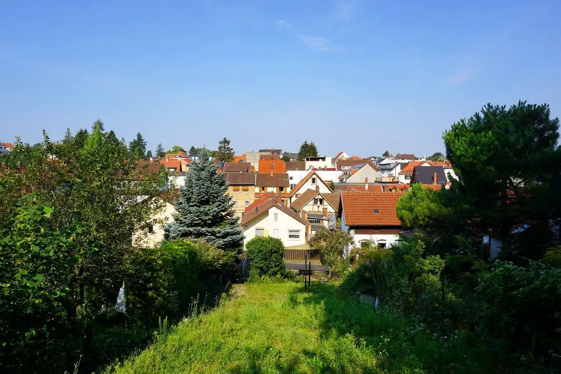 3Web -- Doppelhaushälfte mit sonnigem Terrassengarten