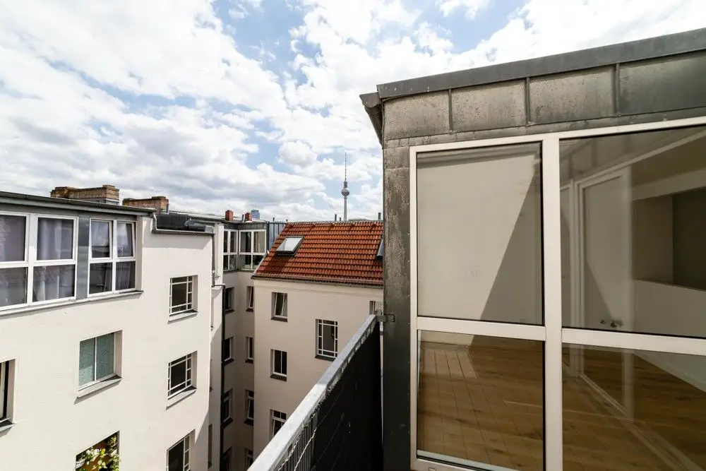 Balkon / Balcony -- Traumhafte Dachgeschoss-Maisonette in der Linienstr Fantastic top floor maisonette in the Linienstr