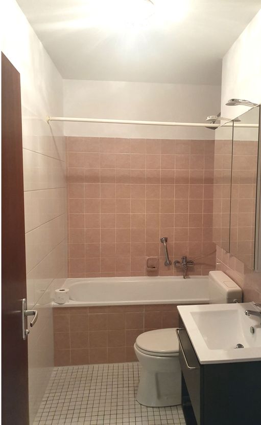 Badezimmer -- Stilvolle 3-Zimmer-Wohnung in Maintal-Hochstadt zu vermieten !