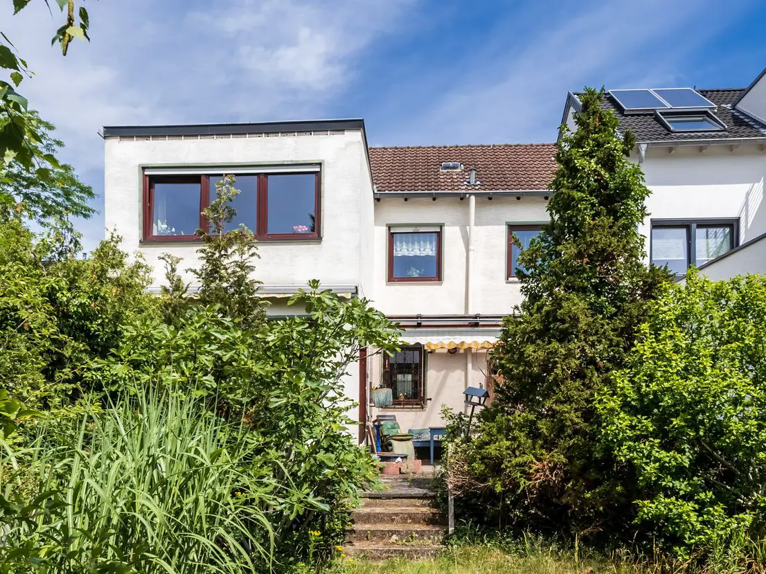 Rückansicht -- Einfamilienhaus mit Potenzial in Top-Lage von Siegburg-Wolsdorf