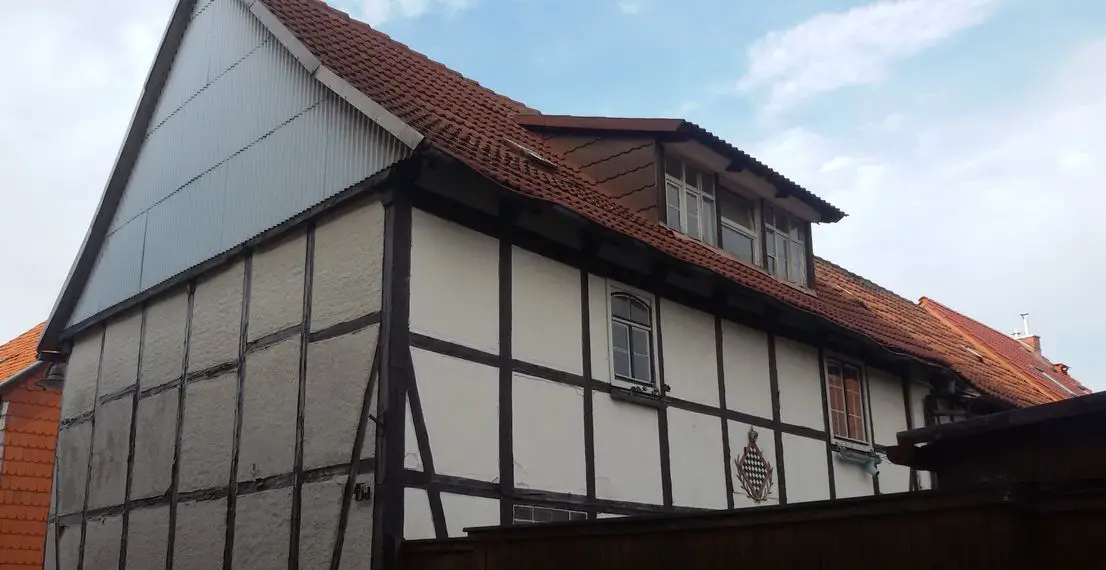 SüdWest seite -- Schönes Haus mit sieben Zimmern in Harz (Kreis), Ströbeck