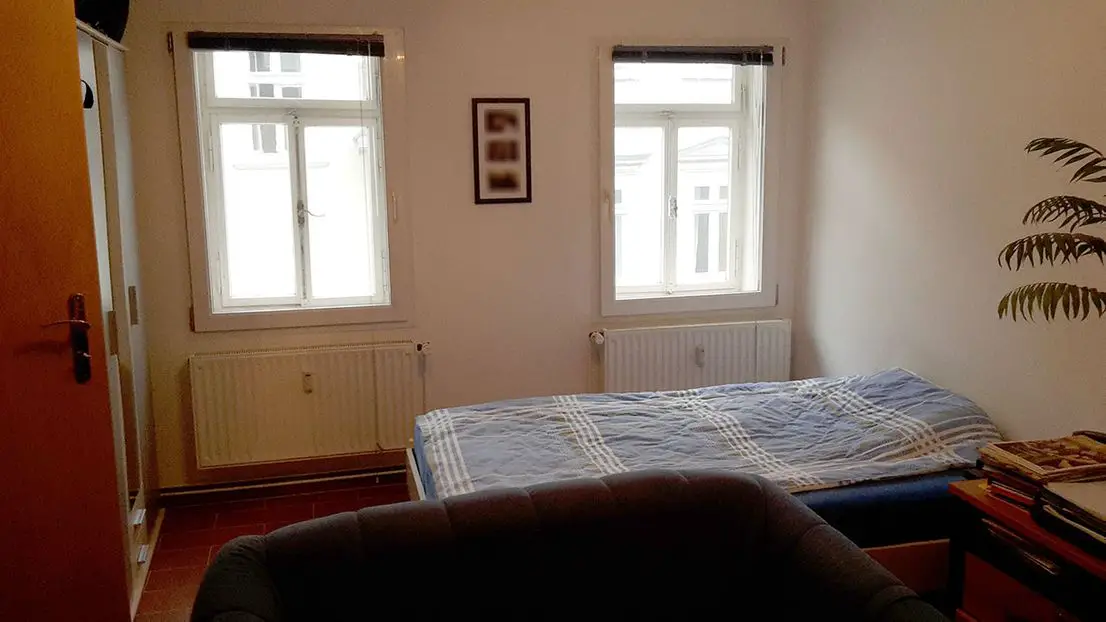Wohnzimmer -- 1-Zimmer-Apartment mit separater Küche in Marburger Oberstadt