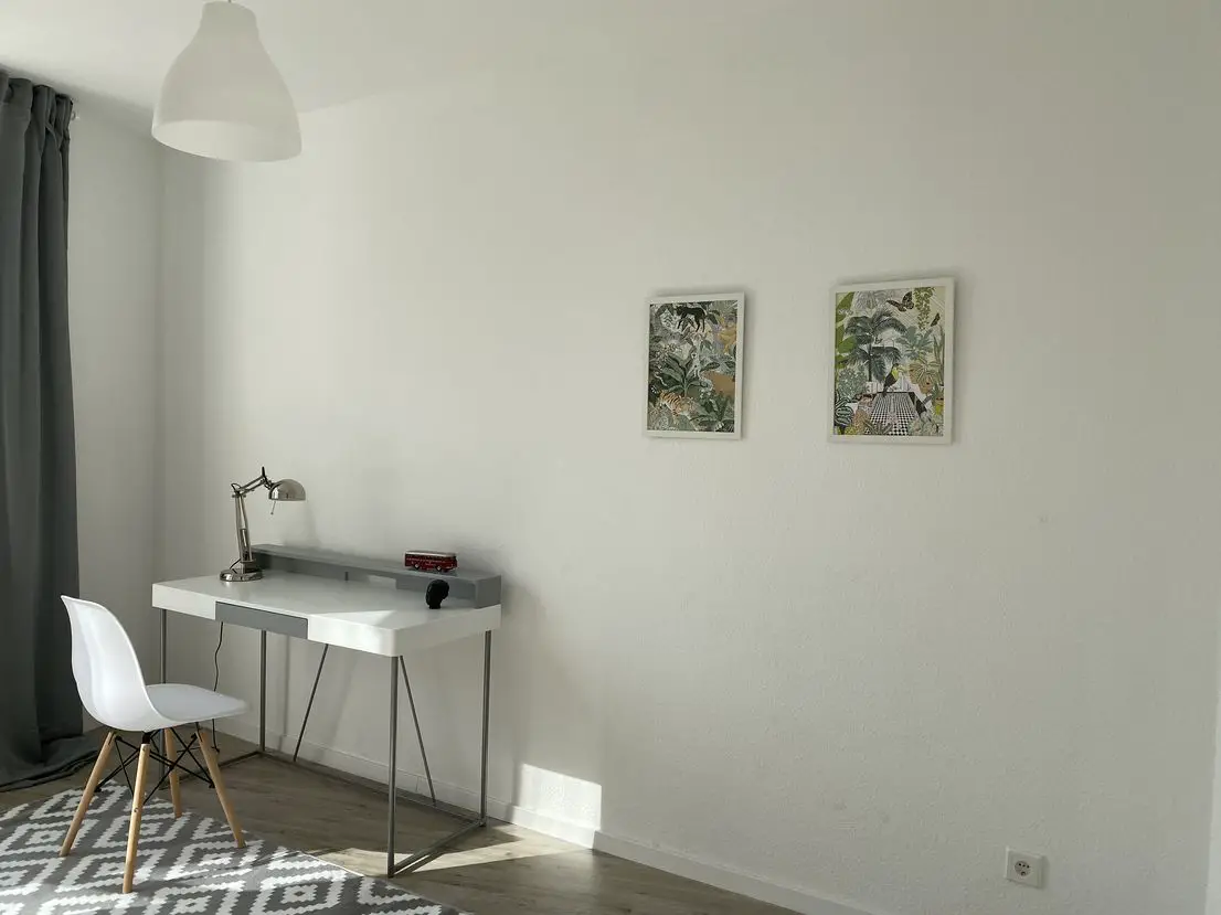 Arbeitszimmer -- Traumhafte Wohnung mit Sonnenbalkon in Oberbilk/Grenze Friedrichstadt möbiliert oder teilmöbiliert