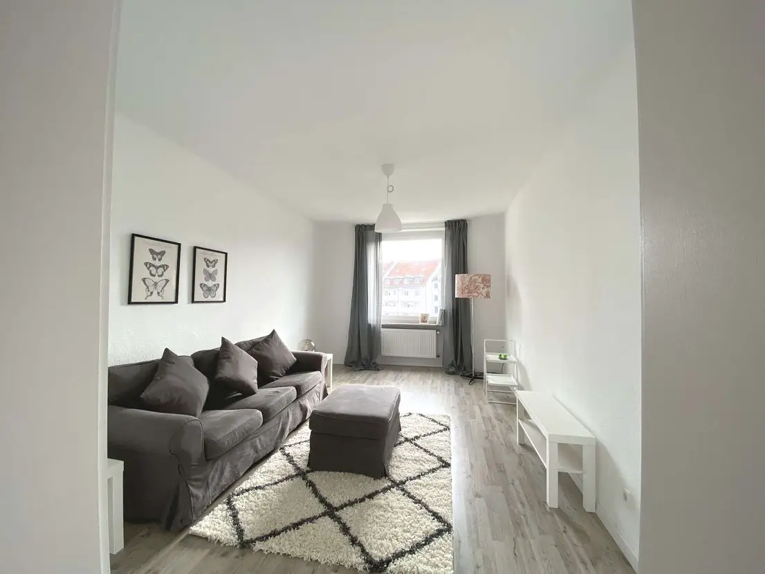 Wohnzimmer -- Traumhafte Wohnung mit Sonnenbalkon in Oberbilk/Grenze Friedrichstadt möbiliert oder teilmöbiliert