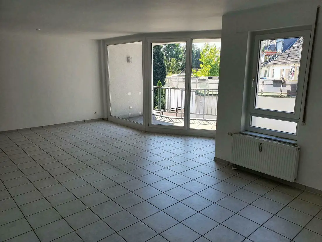 1 -- Erschwingliche und gepflegte Wohnung mit drei Zimmern und Balkon in Krefeld