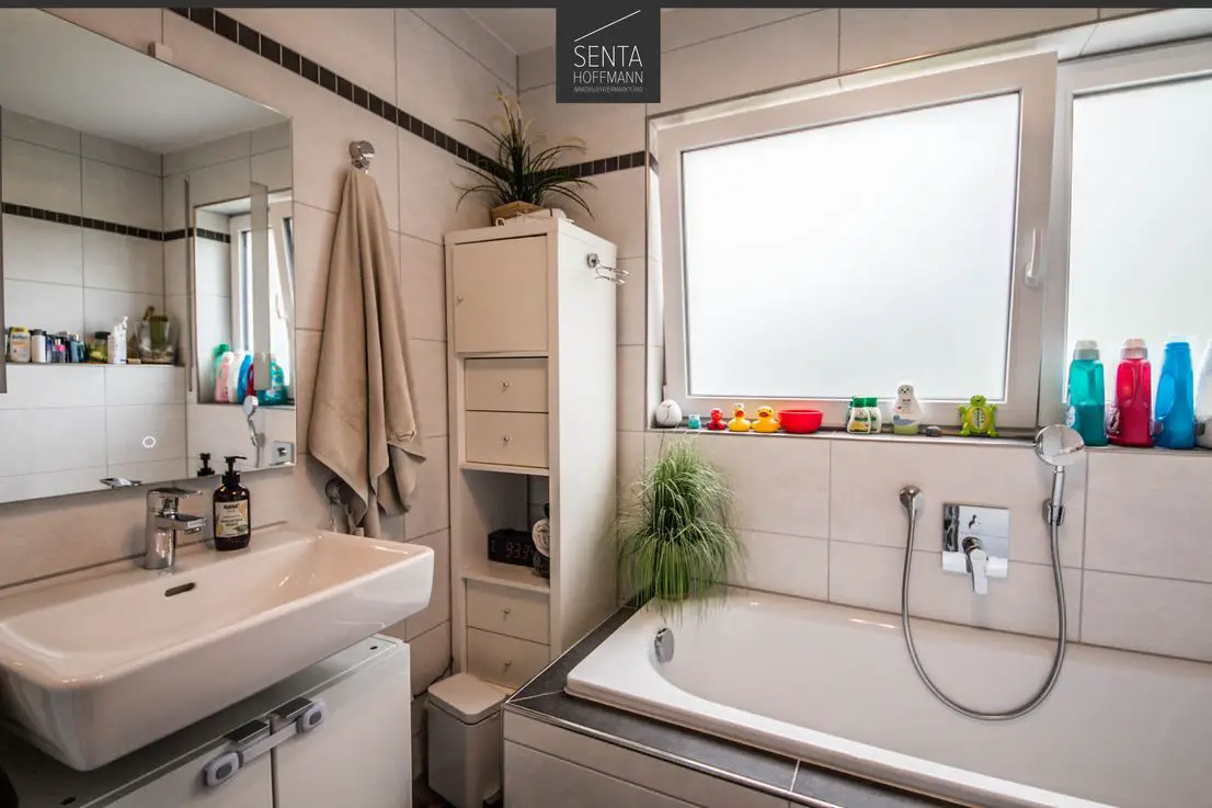 Badezimmer -- Wunderschöne 3 Zimmer-Wohnung mit Sonnenterrasse in Lichtenwald-Thomashardt