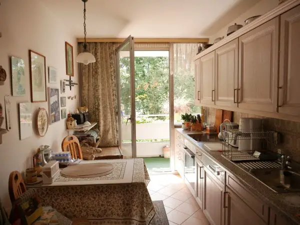Küche -- Sonnige 3-Zimmer-Wohnung mit großem Balkon!