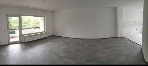 Wohnzimmer, renoviert 08/2020 -- renovierte 2-Zi Wohnung mit 69qm mit 10 qm großen Balkon - 87 Fotos